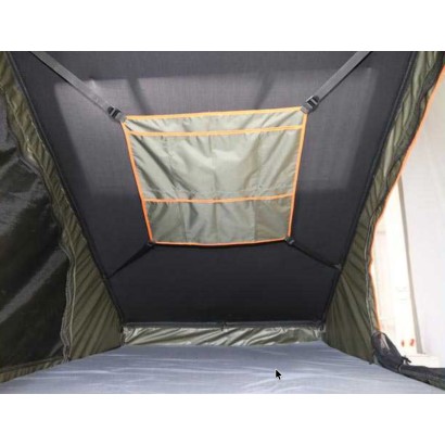 intérieur de Tente de toit avec accessoires de rangement