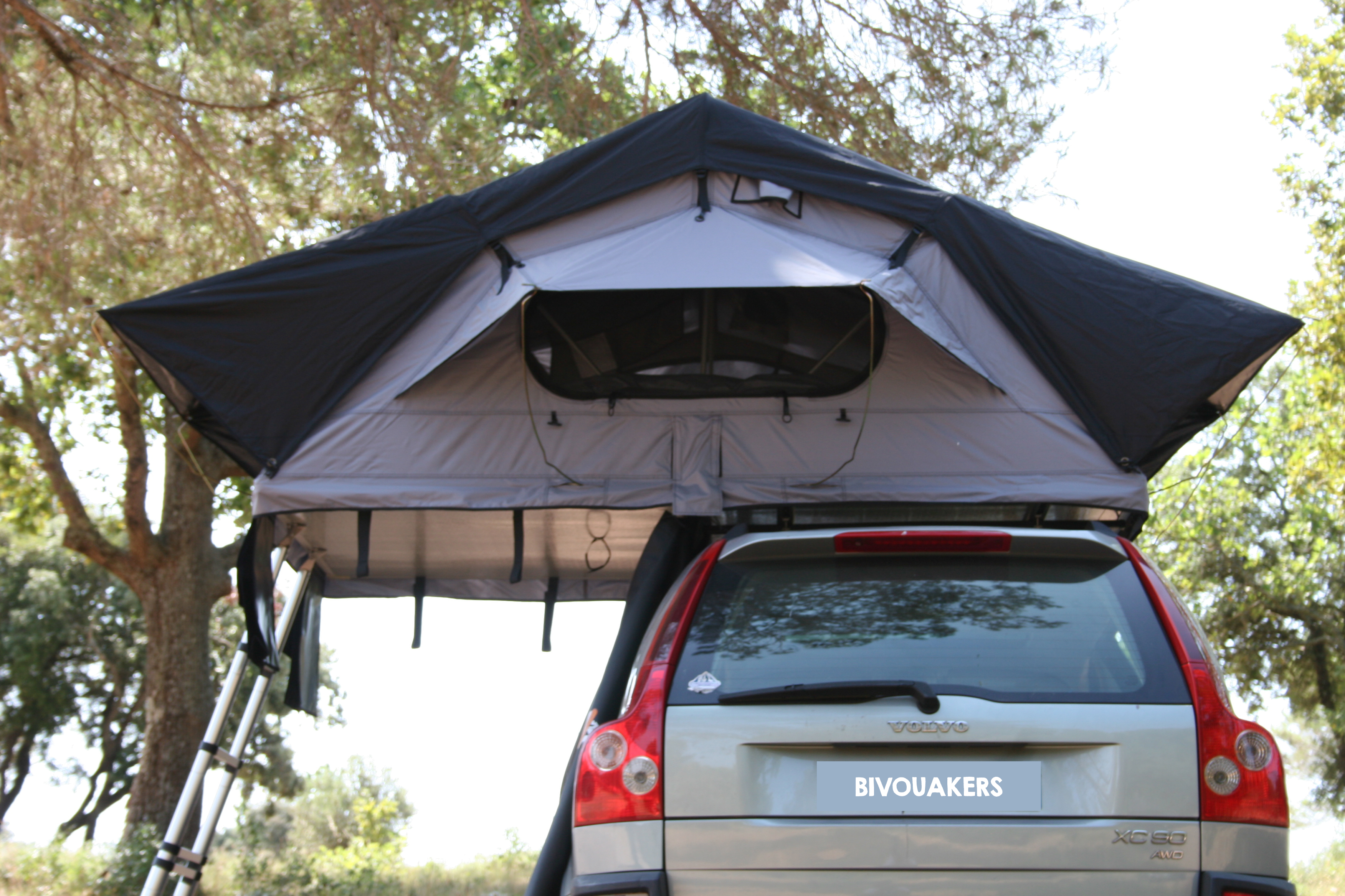 Tente de toit semi-rigide pliante 3 personnes sur Volvo